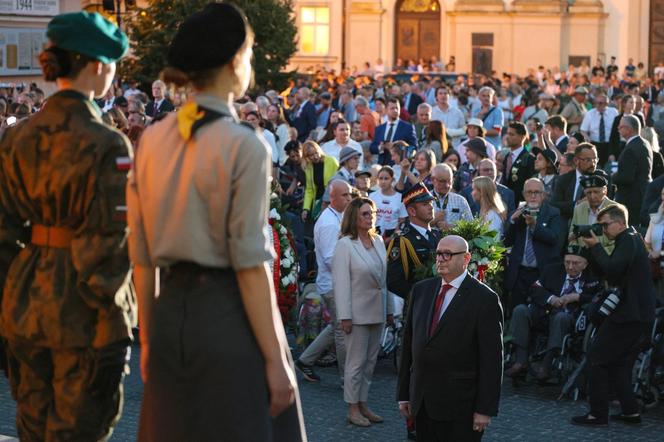 Uroczysta polowa msza święta i Apel Pamięci na pl. Krasińskich