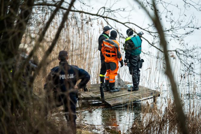 Zginęli pod lodem o świcie