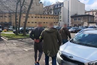 Pseudokibice z Dąbia w rękach służb. Znaleziono m.in. miecz samurajski