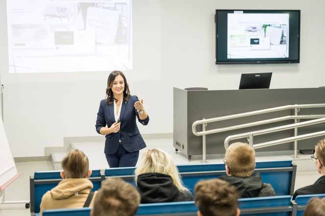 Kierujesz się pasją i chcesz zdobywać nowoczesną wiedzę w praktyce? Ta uczelnia i te kierunki studiów są dla Ciebie!
