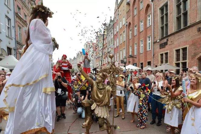 Oświadczyny na Jarmarku Dominikańskim. Takiego rozpoczęcia jeszcze nie było!