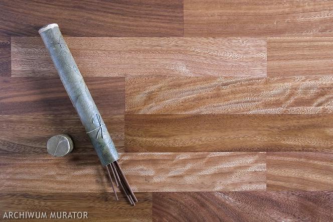 Jak wykończyć drewnianą podłogę: sprawdź najlepsze metody i rozwiązania