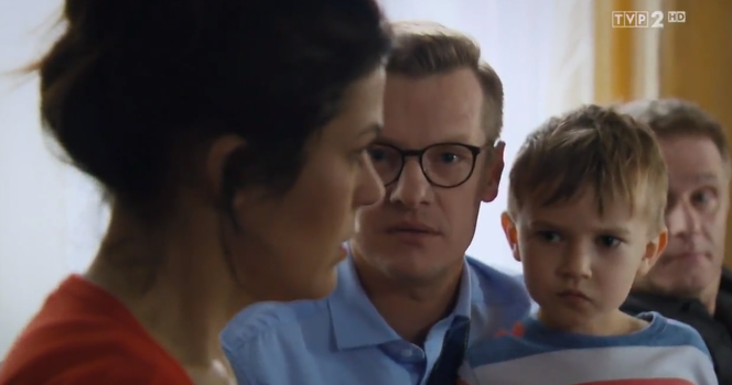 M jak miłość odcinek 1400, Kinga (Katarzyna Cichopek), Mikołaj (Ignacy Wudkiewicz), Piotrek (Marcin Mroczek)