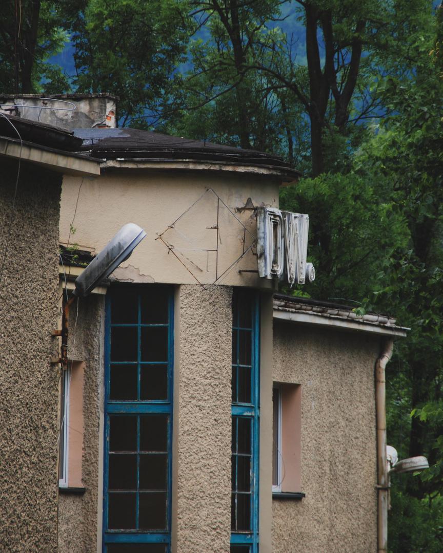 Modernizm w Ustroniu - co zwiedzić? Zdjęcia socmodernistycznych budynków