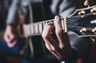Tych riffów najczęściej chcemy się uczyć. Metallica i Led Zeppelin znalazły się w czołówce