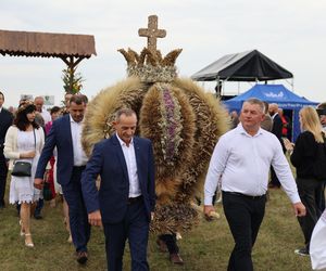 Korowód dożynkowy na dożynkach wojewódzkich 2025 w Świdniku