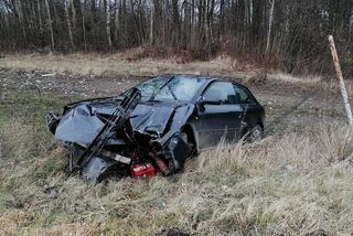 Nawalony kierowca Audi staranował szlaban. Pijacką przejażdżkę skończył na pasie granicznym