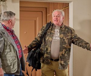 Na Wspólnej, odc. 4064. Zbigniew Sokół (Wiesław Cichy), Włodek (Mieczysław Hryniewicz)