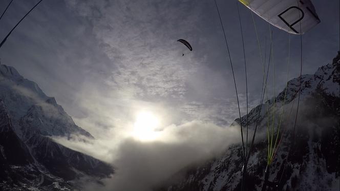 Polacy szykują się do lotu paralotnią z Mont Blanc