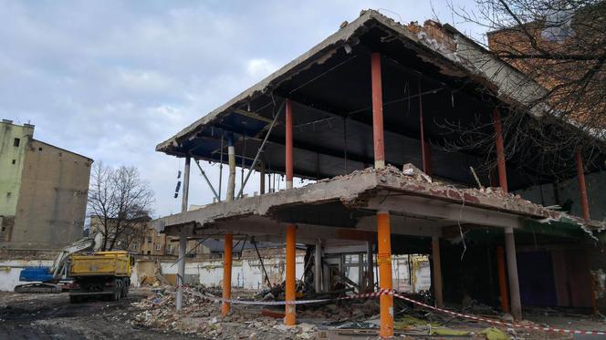 Sosnowiec: Rozbiórka budynku przy ulicy Szklarnianej
