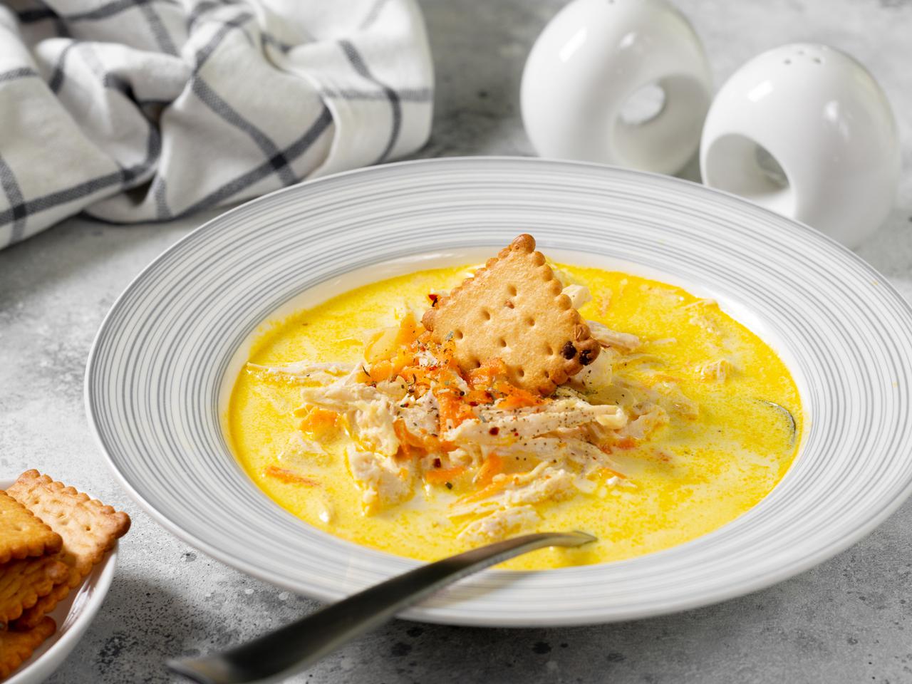 Zupa królowej Margot: najlepszy przepis na francuską Potage à la Reine