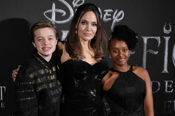 Angelina Jolie, Shiloh i Zahara na premierze filmu Czarownica 2