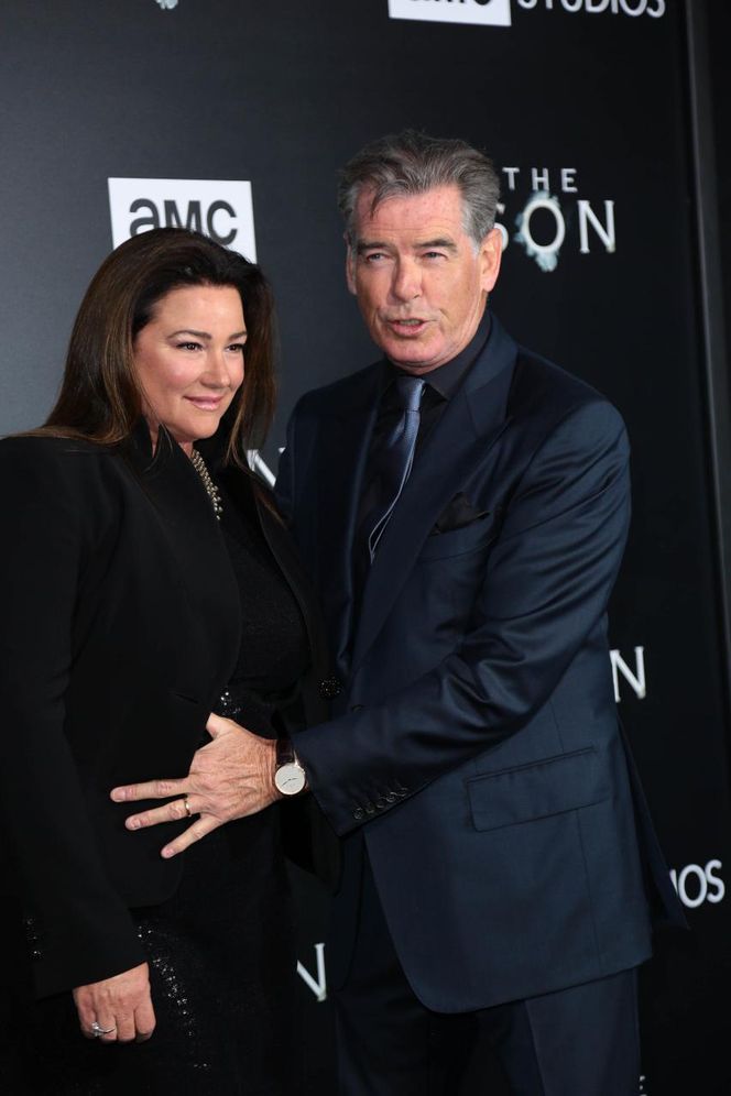 Pierce Brosnan i Keely Shaye Smith 