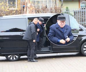 Lech Wałęsa przyjechał potężnym autem na mszę. Nigdy w takim go nie widzieliśmy! [ZDJĘCIA]