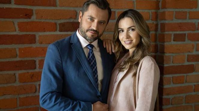 Na dobre i na złe. Borys Jakubek (Marcin Zacharzewski), Hania Sikorka (Marta Żmuda Trzebiatowska)