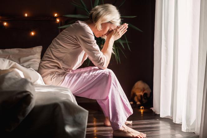 Krwawienia po menopauzie – czy zawsze jest groźne? Przyczyny i leczenie 