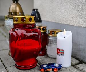 Pogrzeb 6-letniego Olusia. Wychowawczyni wspomina zabitego chłopca. Trudno powstrzymać łzy