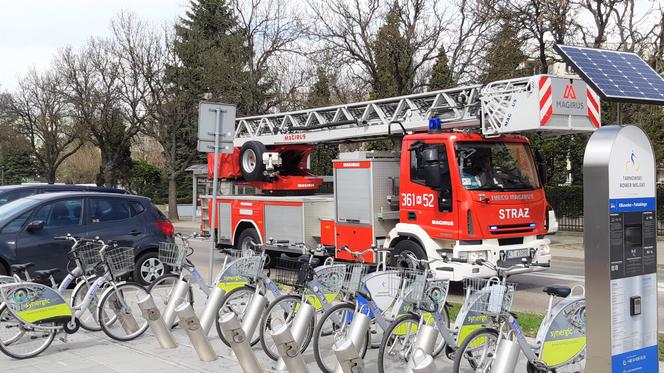 Marzy ci się gaszenie pożarów? Straż pożarna w Tarnowie ma aż sześć wolnych miejsc!
