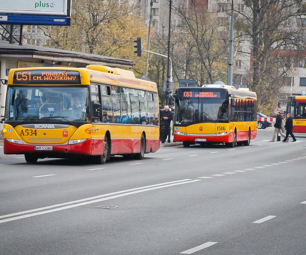 Jak dojechać na cmentarz 1 listopada? Sprawdź linie cmentarne i zamknięte ulice 