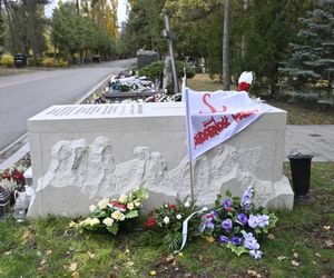 Grób Kornela Morawieckiego na  Powązkach Wojskowych