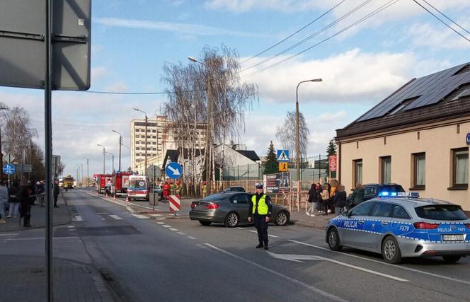 Śmiertelny wypadek na przejściu w Wieluniu! Porsche huknęło w kierującego hulajnogą [ZDJĘCIA]