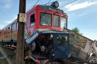 Dwie osoby nie żyją. Tragedia na przejeździe kolejowym