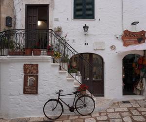 Ostuni. Białe miasto Apulii położone na wzgórzu. W tym miejscu się zakochasz!