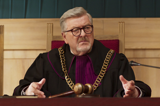 Mecenas Porada, odcinek 1: sędzia (Zbigniew Lesień)