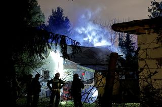 Zwęglone ciało człowieka w spalonym budynku. Tragiczny pożar w Warszawie