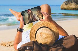 Morze telewizyjnej rozrywki nawet na wakacjach