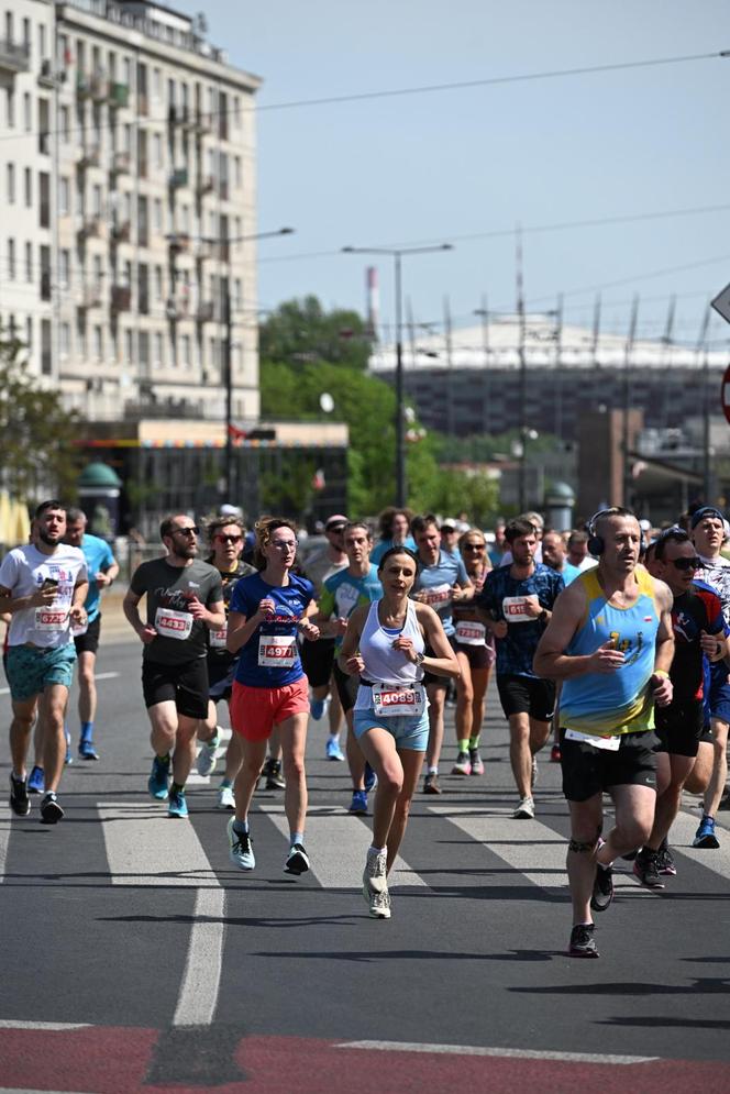 5 tysięcy zawodników wzięło udział w Biegu Konsytucji 3 Maja. Mamy zdjęcia z trasy! [GALERIA]