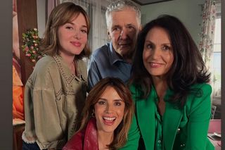 M jak miłość nowy sezon. Kama (Michalina Sosna), Ania (Alina Szczegielniak), Erwin (Andrzej Dopierała), Aleksandra (Małgorzata Pieczyńska) na planie