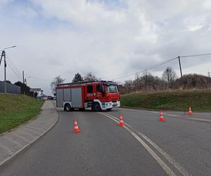 Tragiczny wypadek w Krzyżowicach. Kierowcy nie udało się uratować