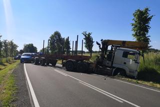 Tragiczny wypadek na DK 57. Osobówka wjechała pod tira. Kierowca nie żyje