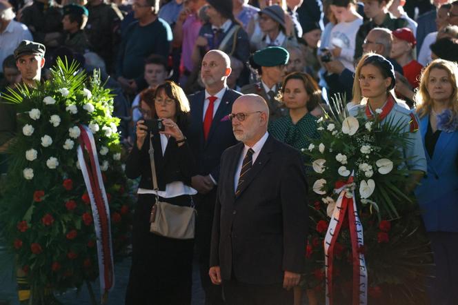 Uroczysta polowa msza święta i Apel Pamięci na pl. Krasińskich