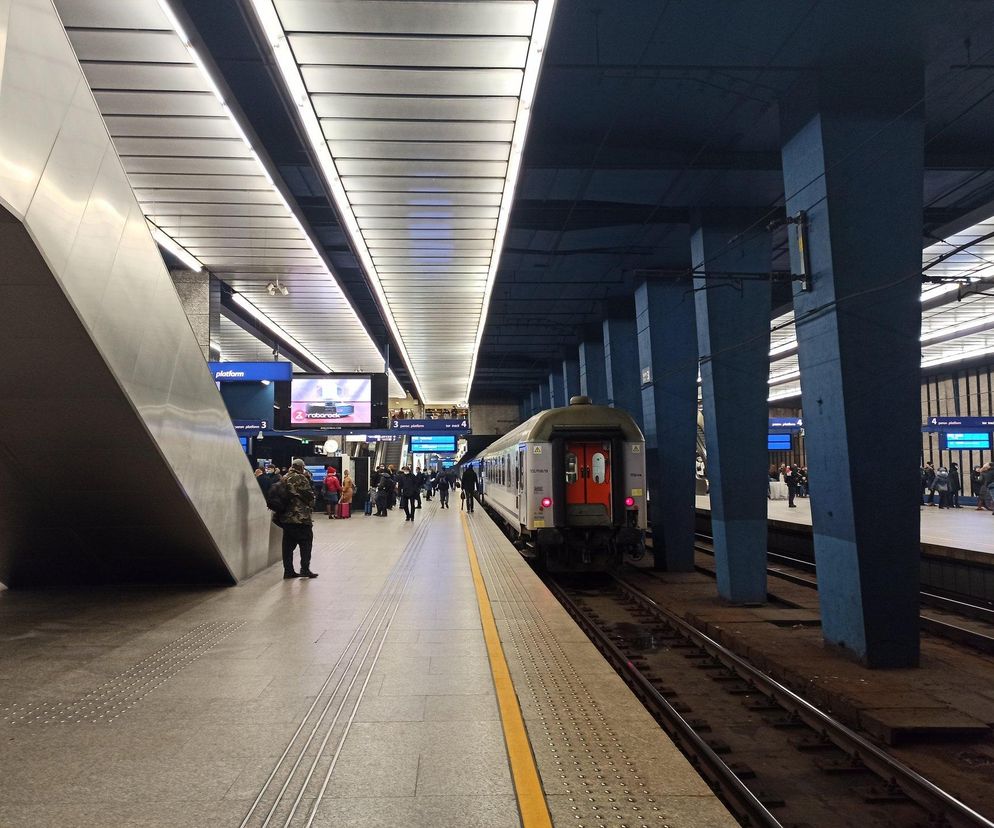 Kolejowy armagedon w Warszawie. Dworzec Centralny nieczynny przez 8 dni! Co czeka pasażerów?