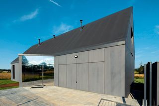 Bryła i wnętrza minimalistycznego domu