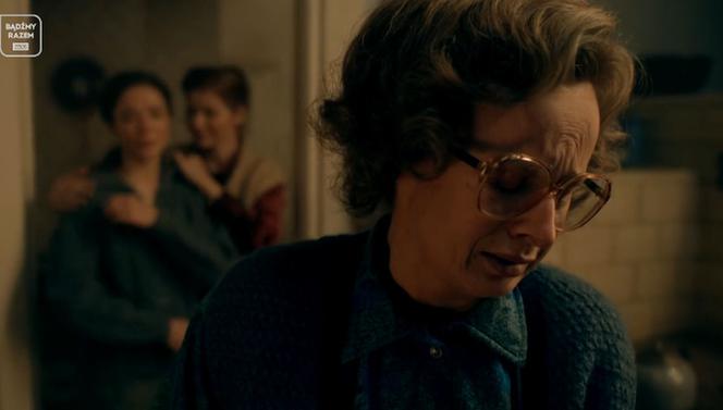 Stulecie Winnych 4 odcinek 43. Ewa (Sonia Mietielica), Ania (Urszula Grabowska), Andzia (Barbara Wypych)