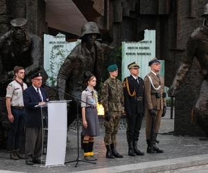 Uroczysta polowa msza święta i Apel Pamięci na pl. Krasińskich