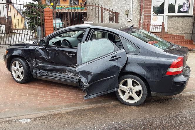 Wypadek w Grajewie. Trzy samochody uszkodzone. Jedna osoba ranna [ZDJĘCIA]