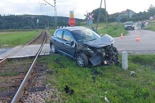 W Zborowicach samochód zderzył się z pociągiem