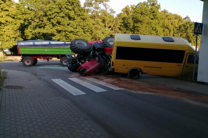 Wypadek na drodze serwisowej na drodze serwisowej Waplewo - Olsztynek.