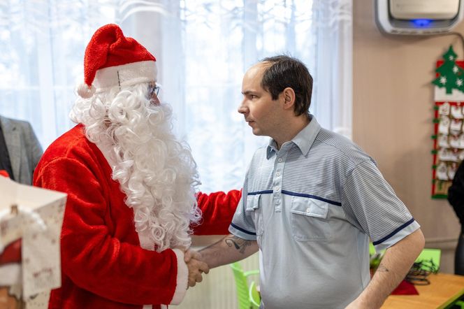 Paczki od św. Mikołaja trafiły do starszych i samotnych