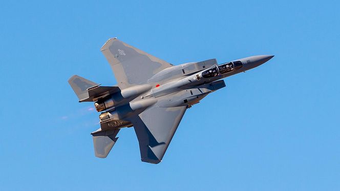 Samoloty  F-15, F/A 18
