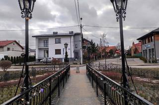 Tak wygląda most zakochanych w Tarnowie. W pobliżu jest zapomniana kapliczka św. Walentego