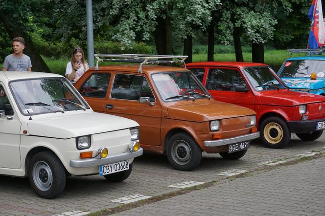 Bydgoskie Klasyki Nocą. Perełki motoryzacji zachwyciły bydgoszczan [ZDJĘCIA]