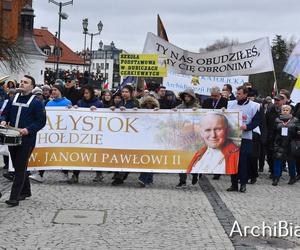 Marsz Papieski w Białymstoku. Było 4 tysiące osób. 2 kwietnia 2023