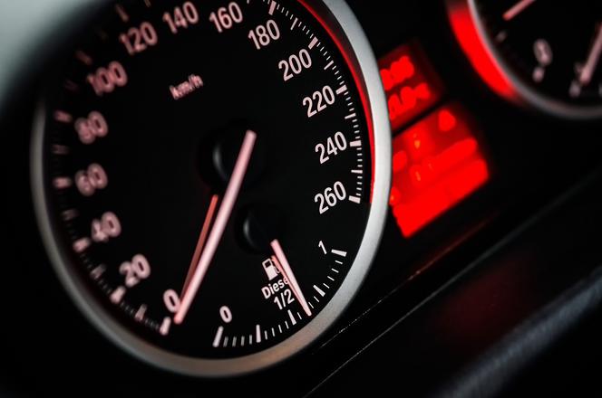 Ponad dwukrotnie przekroczył prędkość! Na liczniku miał 155 km/h!