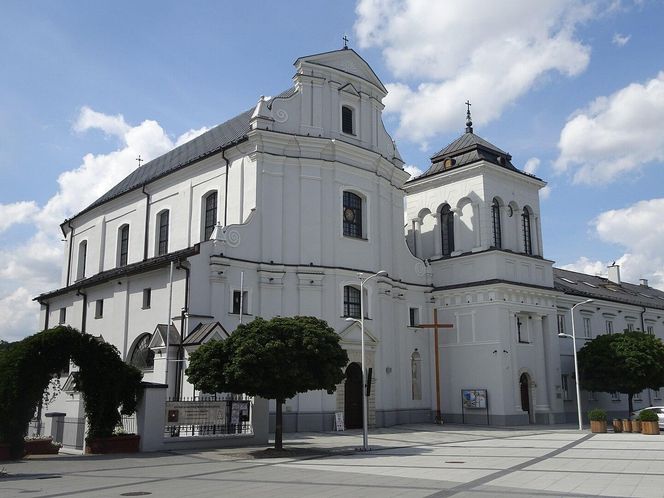Najbogatsze miasto powiatowe w województwie łódzkim. Zajęła wysokie 18. miejsce w ogólnopolskim rankingu „Wspólnoty”