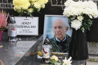 Tak wygląda grób Jerzego Dziewulskiego. Policjant i polityk spoczął obok rodziny